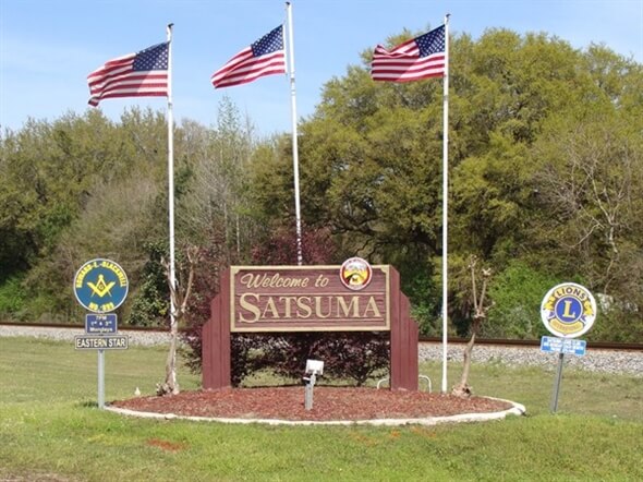 Satsuma welcome sign
